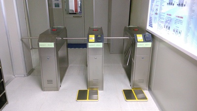 防静电门禁管理系统（三辊闸）